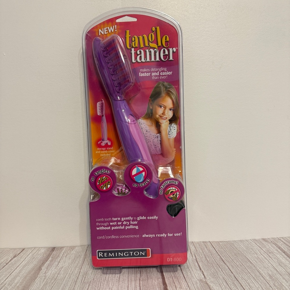 Remington DT800 Tangle Tamer Electric Detangling Comb Wet/Dry Brush Cordless NEW